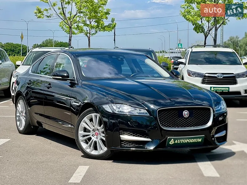 Jaguar XF