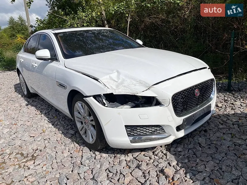 Jaguar XF
