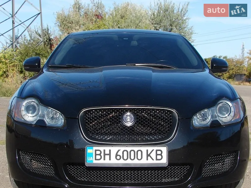 Jaguar XF 2012