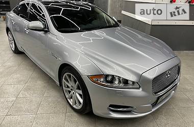 Jaguar XJ  2012