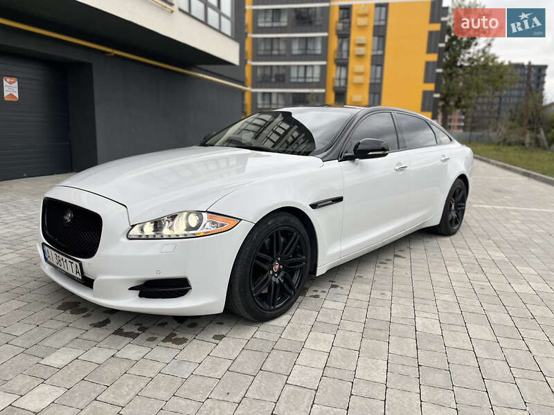 Jaguar XJ
