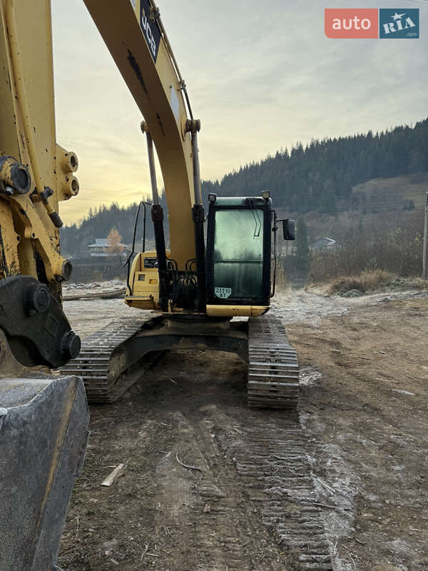 Гусеничный экскаватор JCB 220 2007 в Верховине