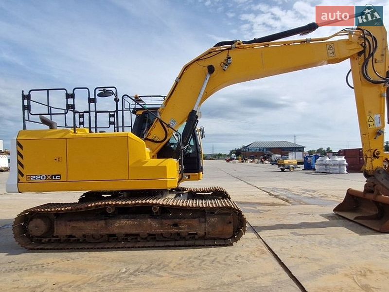 JCB 220 2021 JCB 220 2021