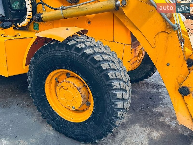 Екскаватор навантажувач JCB 2CX 2004 в Луцьку