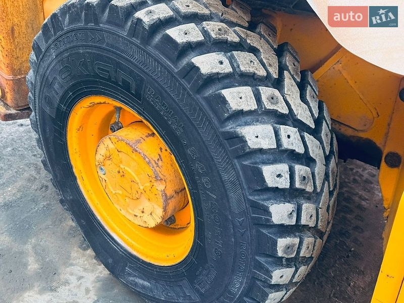Екскаватор навантажувач JCB 2CX 2004 в Луцьку
