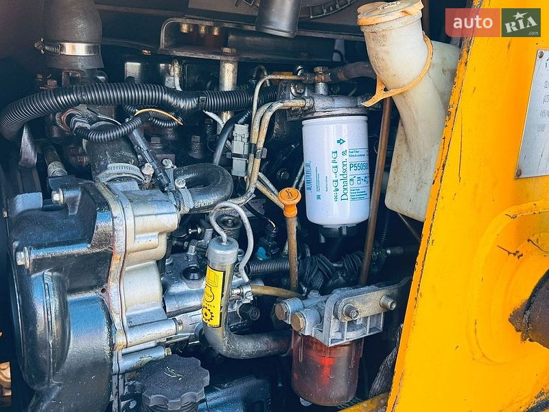 Екскаватор навантажувач JCB 2CX 2004 в Луцьку