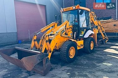 Екскаватор навантажувач JCB 2CX 2004 в Луцьку