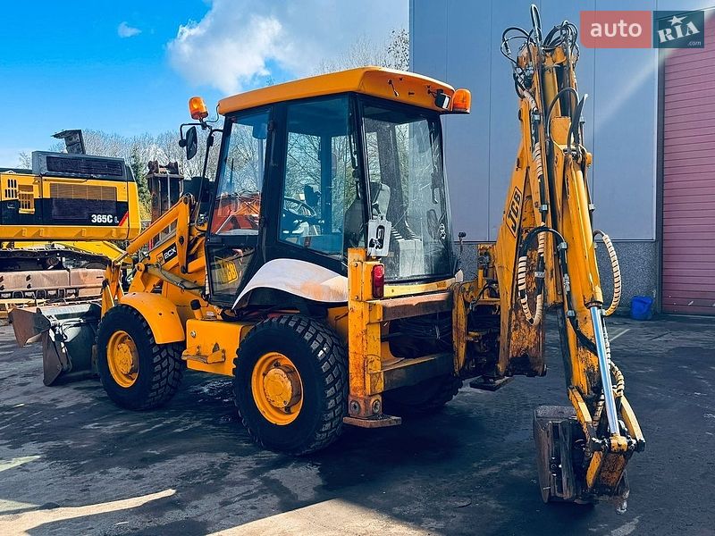 Екскаватор навантажувач JCB 2CX 2004 в Луцьку