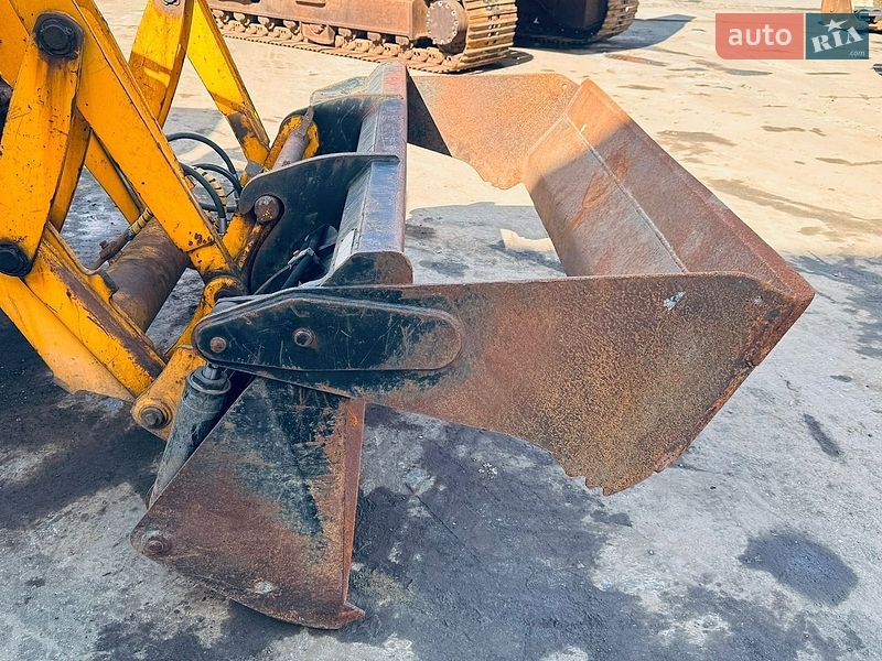 Екскаватор навантажувач JCB 2CX 2004 в Луцьку