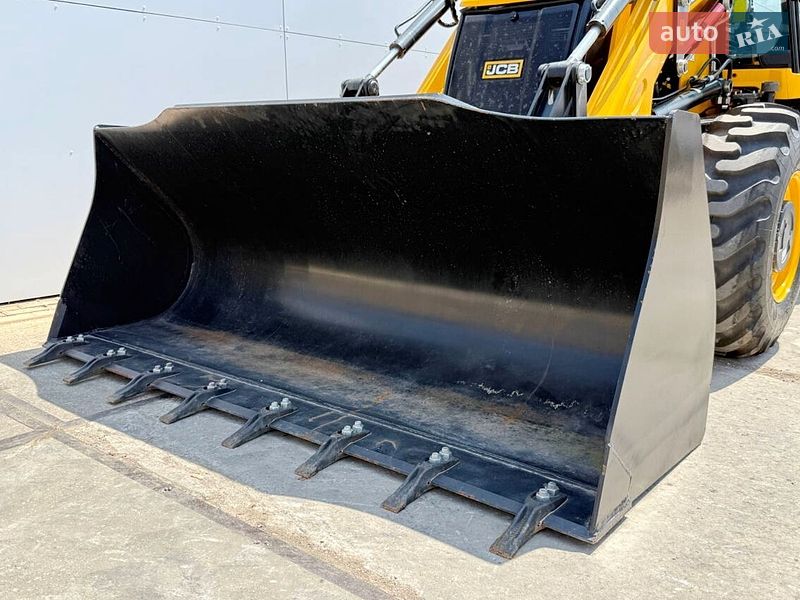 Экскаватор погрузчик JCB 3DX 2026 в Киеве