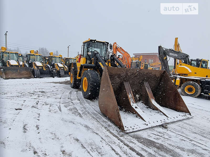 Фронтальні навантажувачі JCB 457