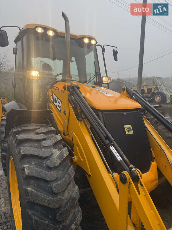 JCB 4CX