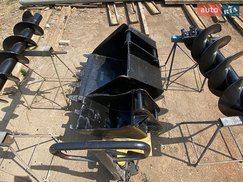 Экскаватор погрузчик JCB 4CX 1995 в Одессе