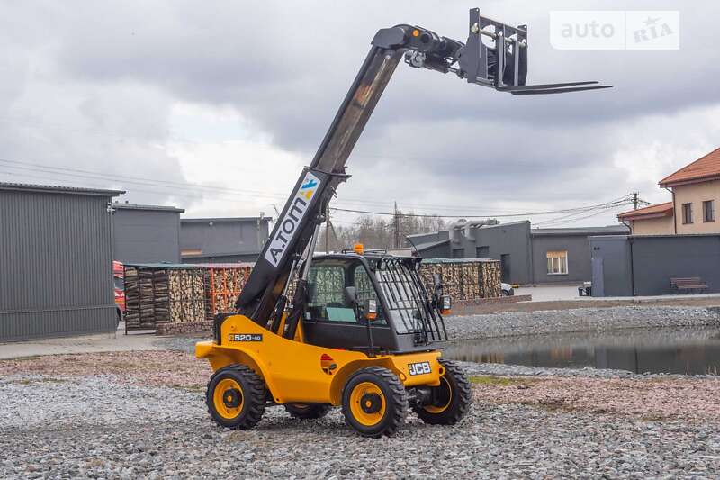 Минипогрузчик JCB 520