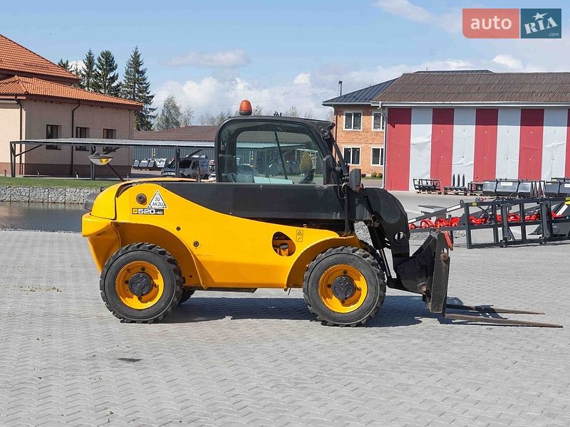 JCB 520