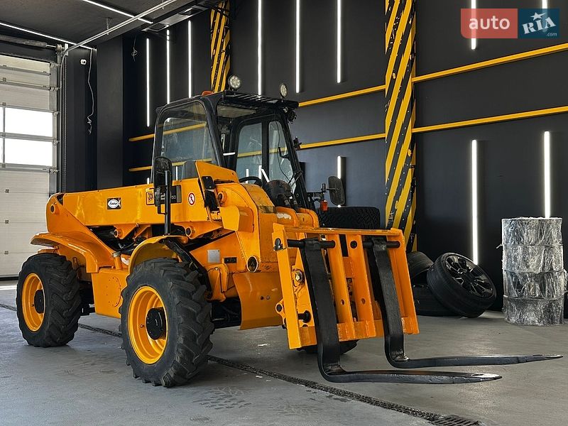 Телескопический погрузчик JCB 520 2009 в Хусте