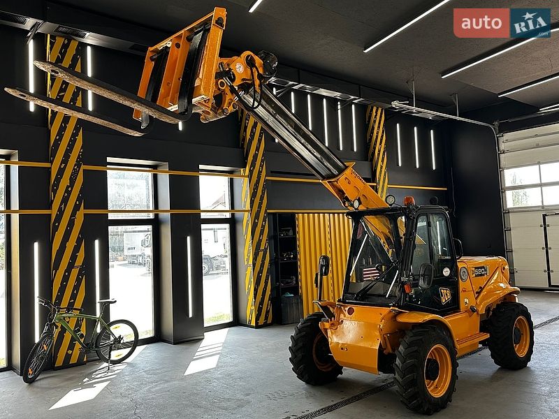 Телескопический погрузчик JCB 520 2009 в Хусте