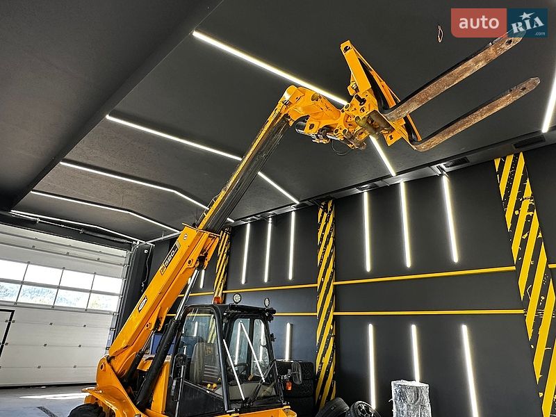 Телескопический погрузчик JCB 520 2009 в Хусте
