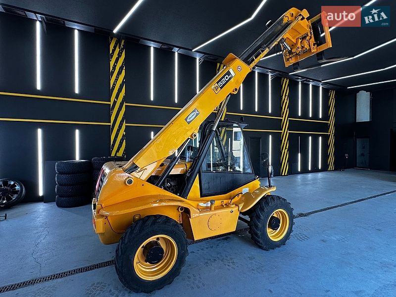 Телескопический погрузчик JCB 520 2009 в Хусте