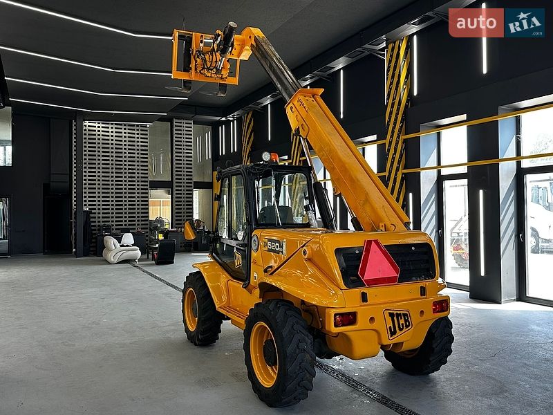 Телескопический погрузчик JCB 520 2009 в Хусте