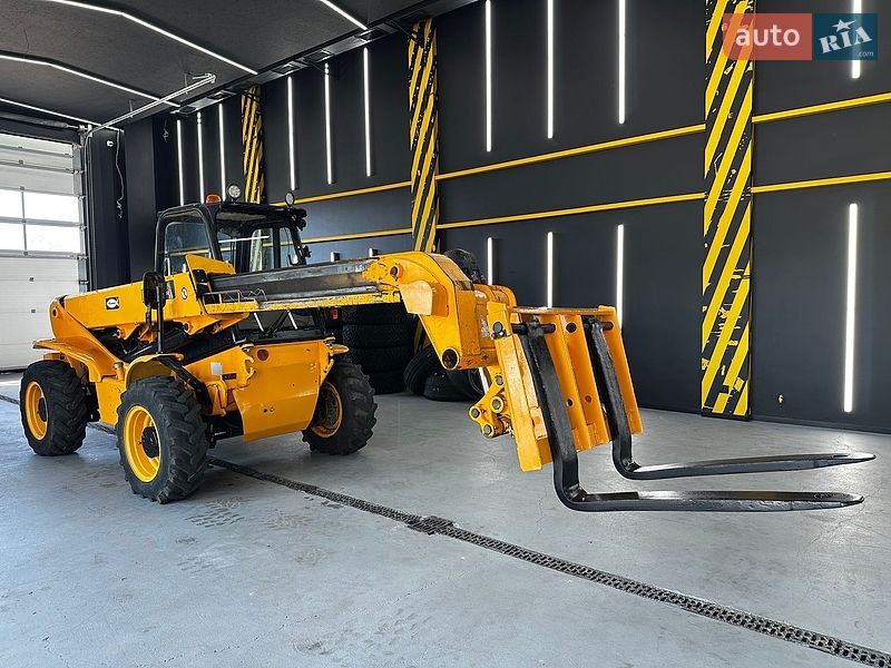 Телескопический погрузчик JCB 520 2009 в Хусте