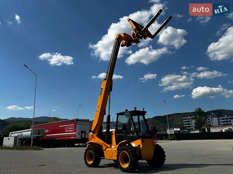 Телескопический погрузчик JCB 520 2009 в Хусте