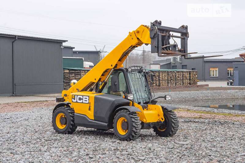 Подъемник телескопический JCB 525-60 Hi-Viz