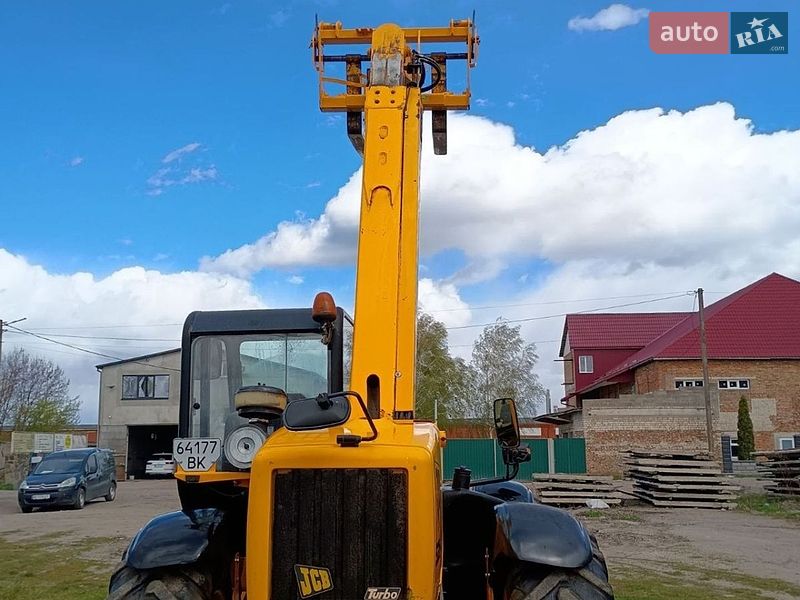 Телескопический погрузчик JCB 525