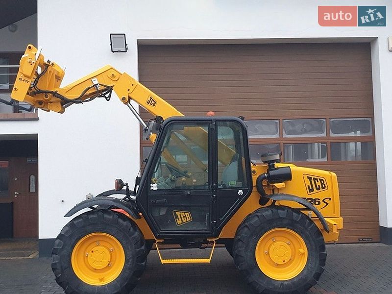 JCB 526