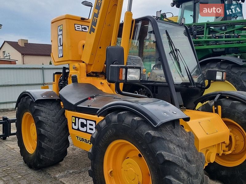 JCB 526
