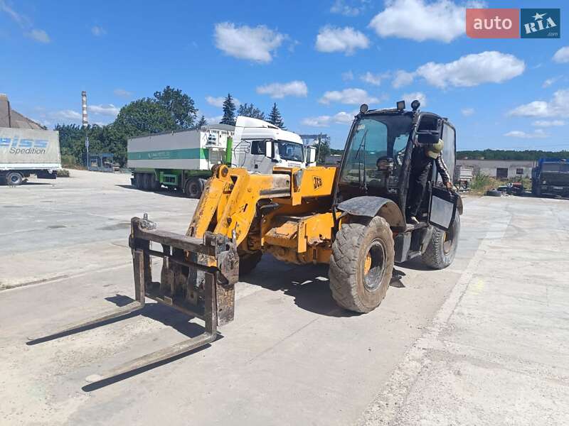 Фронтальный погрузчик JCB 530-70
