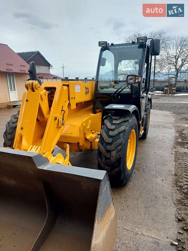 Телескопічні навантажувачі JCB 530-70