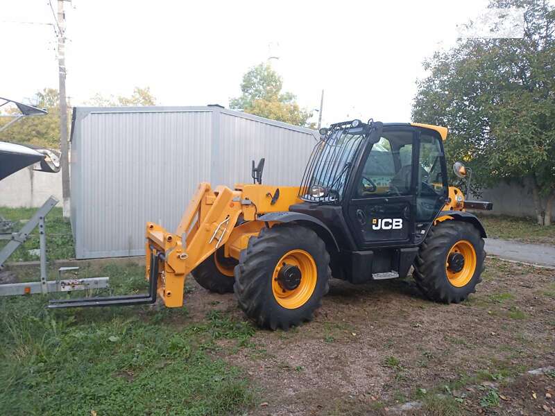 Телескопічні навантажувачі JCB 531-70