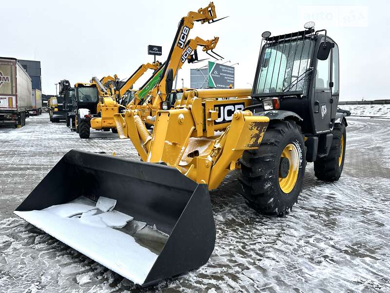 Телескопический погрузчик JCB 532