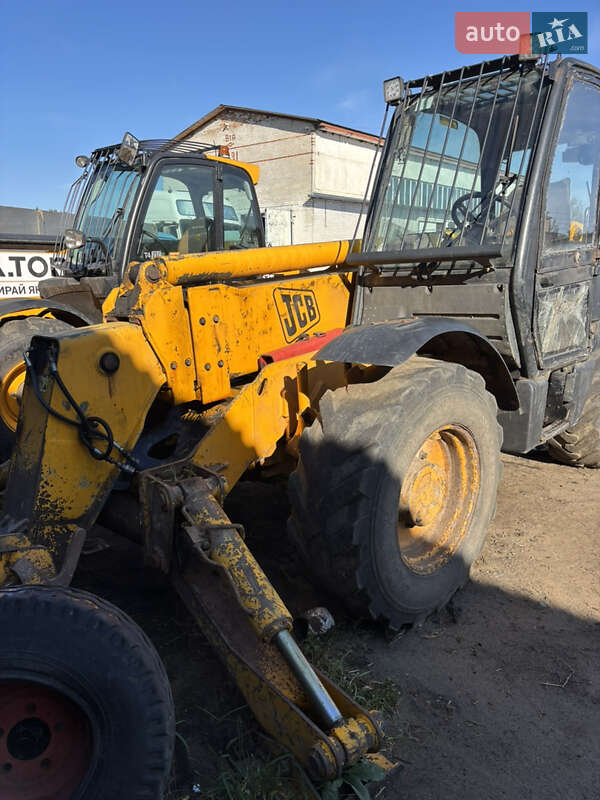 Телескопический погрузчик JCB 532