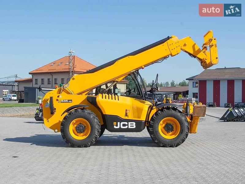 JCB 535-125 2023