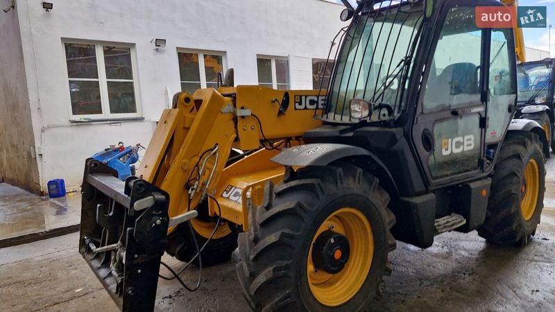 JCB 541-70