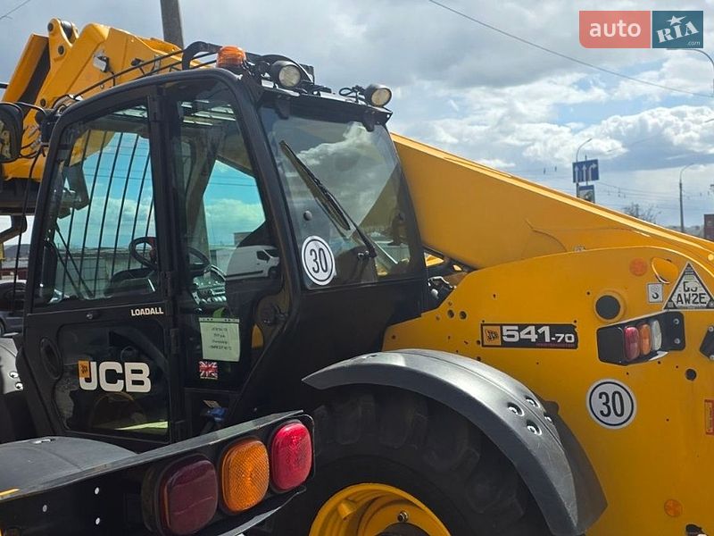 JCB 541-70