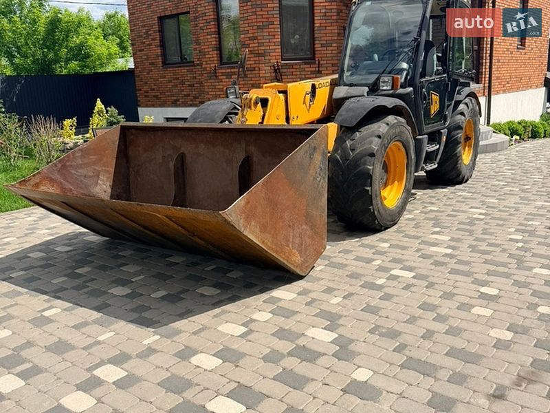 Подъемник телескопический JCB 541-70
