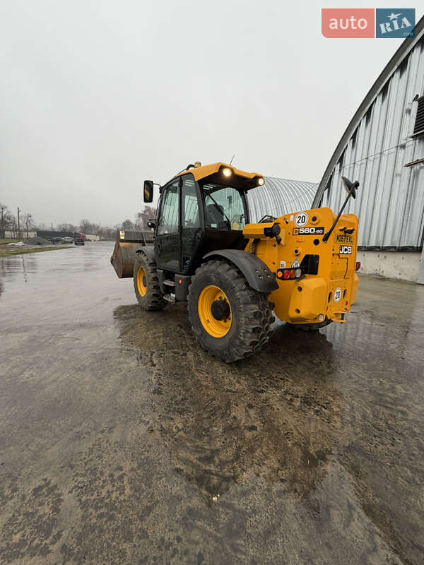 Телескопический погрузчик JCB 560-80