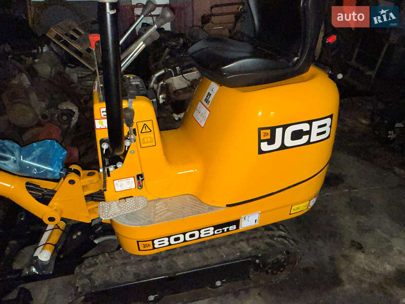 JCB 8008