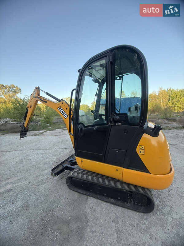 Екскаватор навантажувач JCB 8018