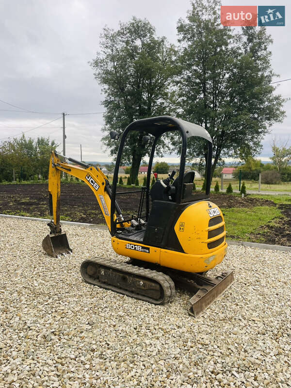 JCB 8018