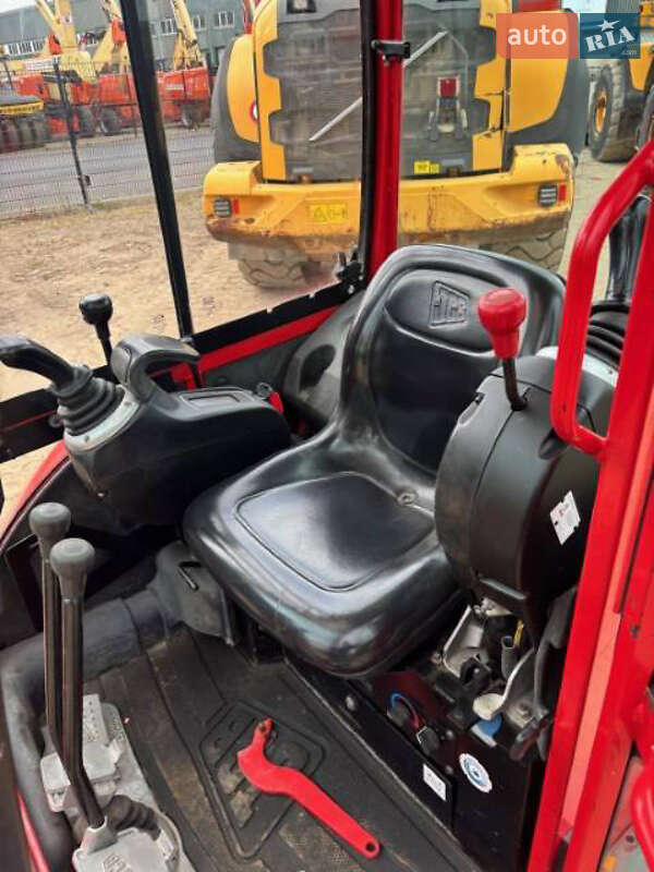 JCB 8025