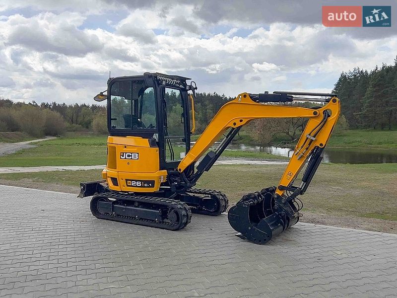 JCB 8026