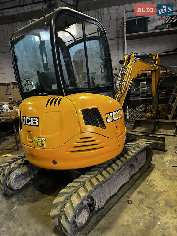 Гусеничный экскаватор JCB 8030