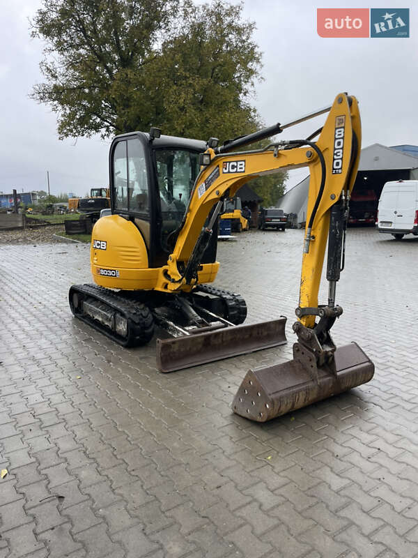 JCB 8030
