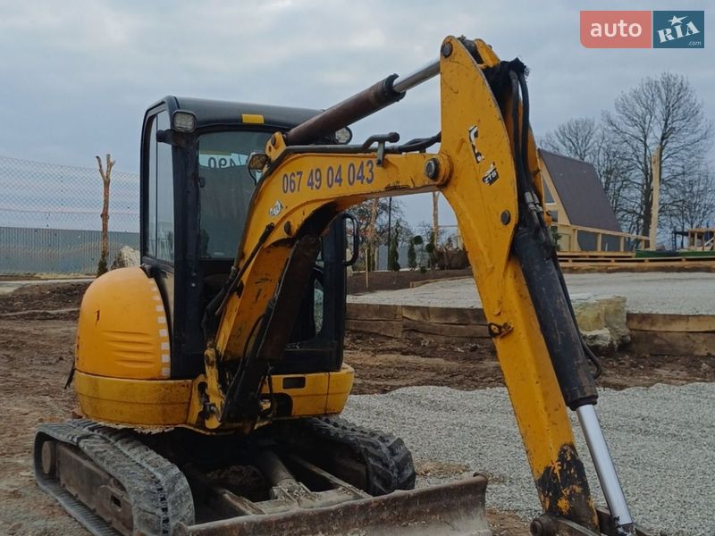 JCB 8030
