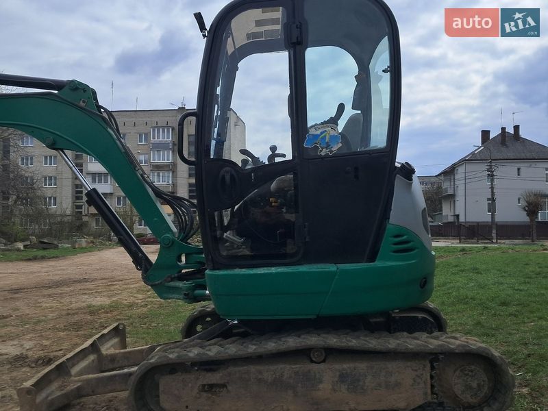 Екскаватор навантажувач JCB 8030