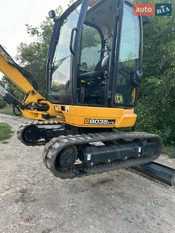 JCB 8035